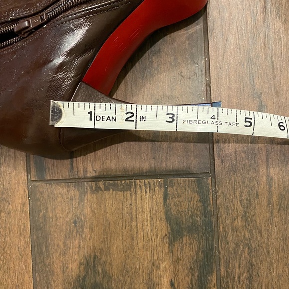 MICHAEL ANTONIO BOOTIES - Picture 8 of 10